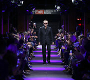 &bdquo;Tom Ford&ldquo; 2020 m. pavasario ir vasaros kolekcijos modelis