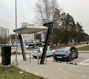 Naujos nemokamo elektromobilių įkrovimo stotelės Vilniuje, Saulėtekio al.