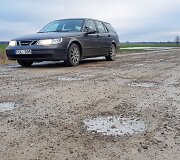 Po &scaron;ventinio lietaus žvyrkeliai virto kemsynais