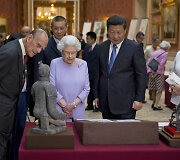Karalienės Elizabeth II ir Kinijos prezidento Xi Jinpingo susitikimas