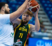 Olimpinis krep&scaron;inio atrankos turnyras Lietuvos komandai prasidėjo pergale prie&scaron; Meksiką. Domantas Sabonis