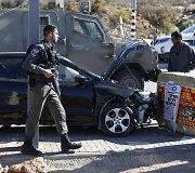 Vakarų Krante palestinietis nukreipė automobilį į Izraeliečius karius ir buvo pa&scaron;autas