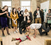 Parodos atidarymo akimirka