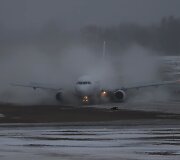 Vilniaus oro uoste nuo tako nuslydo lėktuvas