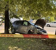 Vilniuje automobilis rėžėsi į autobusų stotelę su žmonėmis: viena mergina žuvo