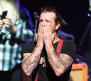 Grupės &bdquo;Eagles of Death Metal&ldquo; lyderis