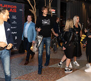 Brolių Lavrinovičių vakarėlio akimirka