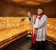 Pajūryje atidaryta gintarinė pirtis, kurios įrengimui panaudota per 3 tonos gintaro