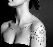 Tatuiruočių meistro &bdquo;Juodi dygsniai&ldquo; darbas