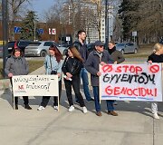 Piketas dėl Kazoki&scaron;kių sąvartyno tar&scaron;os prie Elektrėnų savivaldybės