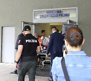 Per pasikėsinimą sužeistas Slovakijos premjeras Robertas Fico gabenamas į ligoninę