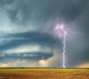 Fotografo Dennis Oswald daryta audros ir žaibo nuotrauka Oklahomoje
