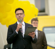 Katedros aik&scaron;tėje dalyvavo mokyklinių autobusiukų perdavimo savivaldybėms ceremonijoje