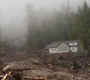 Potvynis ir purvo nuo&scaron;liauža Aliaskoje