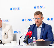 Giedrius Surplys, Mantas Vara&scaron;ka