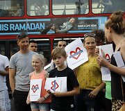 Londoniečiai pagerbė per teroro ataką nukentėjusius musulmonus