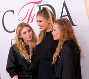 Seserys Ashley Olsen, Elizabeth Olsen ir Mary-Kate Olsen