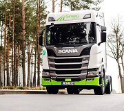 Į Lietuvą atvyko pirmieji suskystintomis gamtinėmis dujomis varomi &bdquo;Scania&ldquo; sunkvežimiai