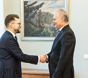 Lukas Savickas, Gitanas Nausėda