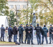 Pareigūnai protestavo prie LR Vyriausybės