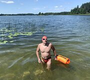 Nikolajus Anikejevas perplaukė ilgiausią Lietuvoje Asvejos ežerą