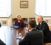 Linas Pernavas, Nida Grunskienė, Gitanas Nausėda