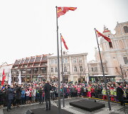 Vilnius jau &scaron;venčia: gimtadienio proga i&scaron;keltos sostinės vėliavos