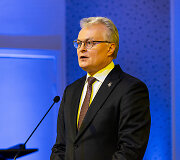 Gitanas Nausėda