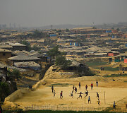 Rohinjų pabėgėliai žaidžia futbolą Banglade&scaron;e