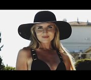 Eleonora Sebrova vaizdo klipe &bdquo;I Follow You&ldquo;