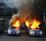 Frankfurte padegti policijos automobiliai