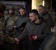 Volodymyras Zelenskis apsilankė Bachmute