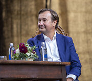 Rimvydo Petrausko, Kristinos Sabaliauskaitės ir Tomo Vaisetos pokalbio akimirka