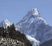 Po trijų metų pertraukos alpinistai vėl bandys pasiekti Everesto vir&scaron;ūnę