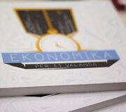 Lietuvi&scaron;kas ekonomikos vadovėlis &bdquo;Ekonomika per 31 valandą&rdquo; &scaron;iąnakt Niujorke paskelbtas geriausiu projektu pasaulyje