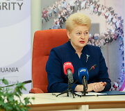 Prezidentė Dalia Grybauskaitė lankosi &bdquo;Transparency school&ldquo; stovykloje