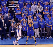 Klay Thompsonas įmetė net 11 trita&scaron;kių
