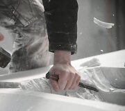 Menininkas Italijoje kuria &bdquo;Fiat 500&ldquo; skulptūrą i&scaron; marmuro