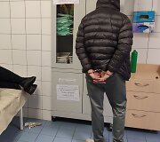 Naktis su Kauno policija: sučiuptas girtas vairuotojas ir du narkotikais bandę atsikratyti jauni vyrai