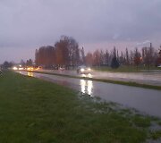 Dėl gausaus lietaus ėmė tvinti Kretingos gatvės. Meras pripažino, kad situacija mieste sudėtinga.