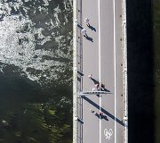 Drono žvilgsnis į žemę 90 laipsnių kampu