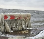 Trečiadienį Kur&scaron;ių nerijos lankytojai ir vietos gyventojai stebėjosi įstabiu gamtos stebuklu