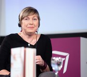 Nora Ikstena