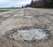 Po &scaron;ventinio lietaus žvyrkeliai virto kemsynais