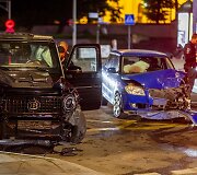 Prie Žaliojo tilto susidūrė &bdquo;&Scaron;koda&ldquo; ir prabangus &bdquo;Mercedes&ldquo; automobilis