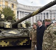 Ukrainoje pristatyta naujai įsigyta ginkluotė