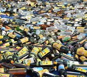 Indonezijoje sunaikinamas konfiskuotas alkoholis