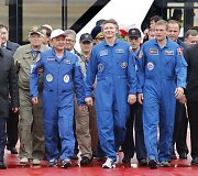 Kazachstane nusileido kapsulė su trimis astronautais.