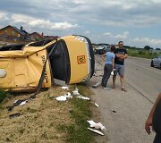 &bdquo;Lexus&ldquo; ir mokyklinio autobuso avarija Poderi&scaron;kiuose
