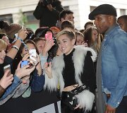 Miley Cyrus su savo asmens sargybiniu